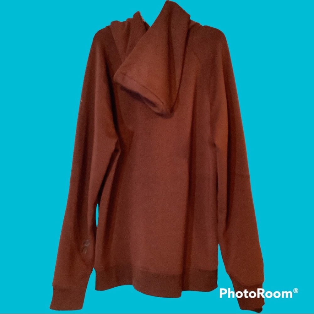 This Hoodie Combines Classic Functionality With N… - image 2